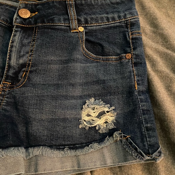 Distressed jean shorts with cuffs - Picture 2 of 4